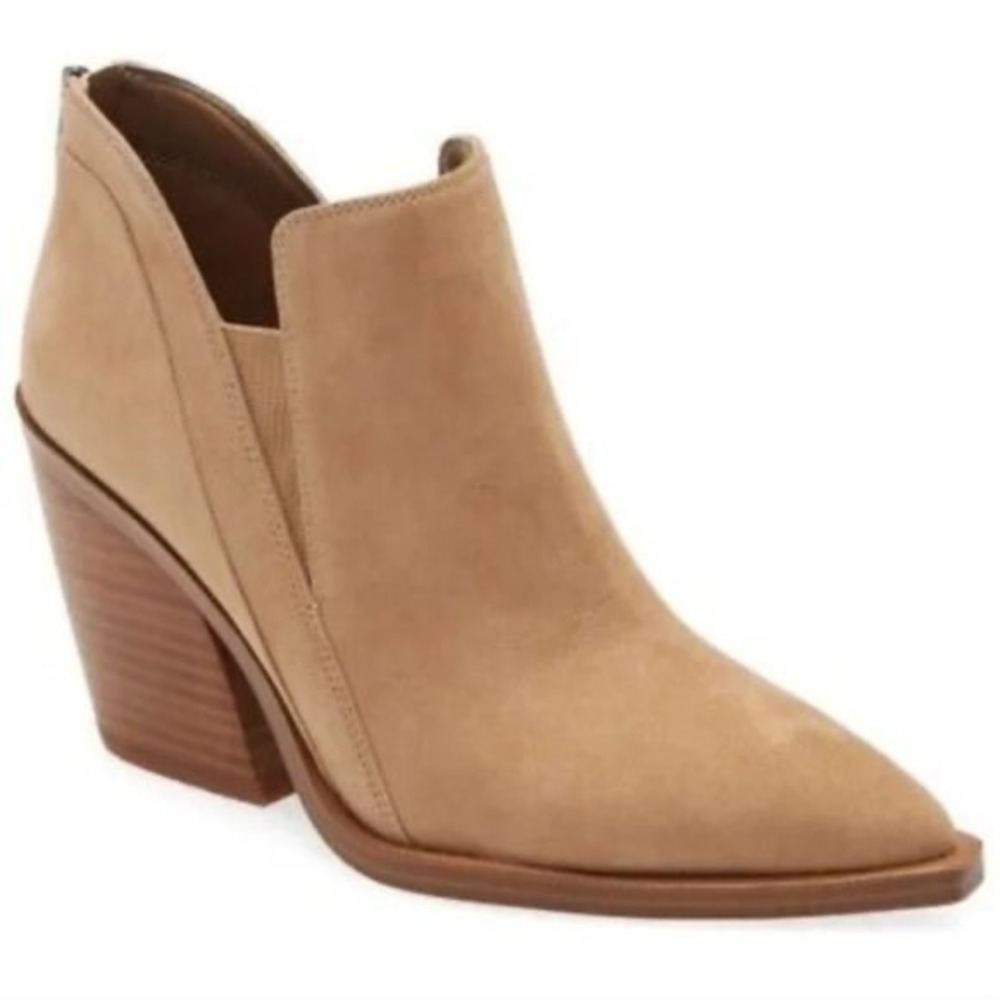 Vince Camuto Gwelona Tan Suede Pointed Toe V-Cut Ankle Booties 7M VC-GWELONA